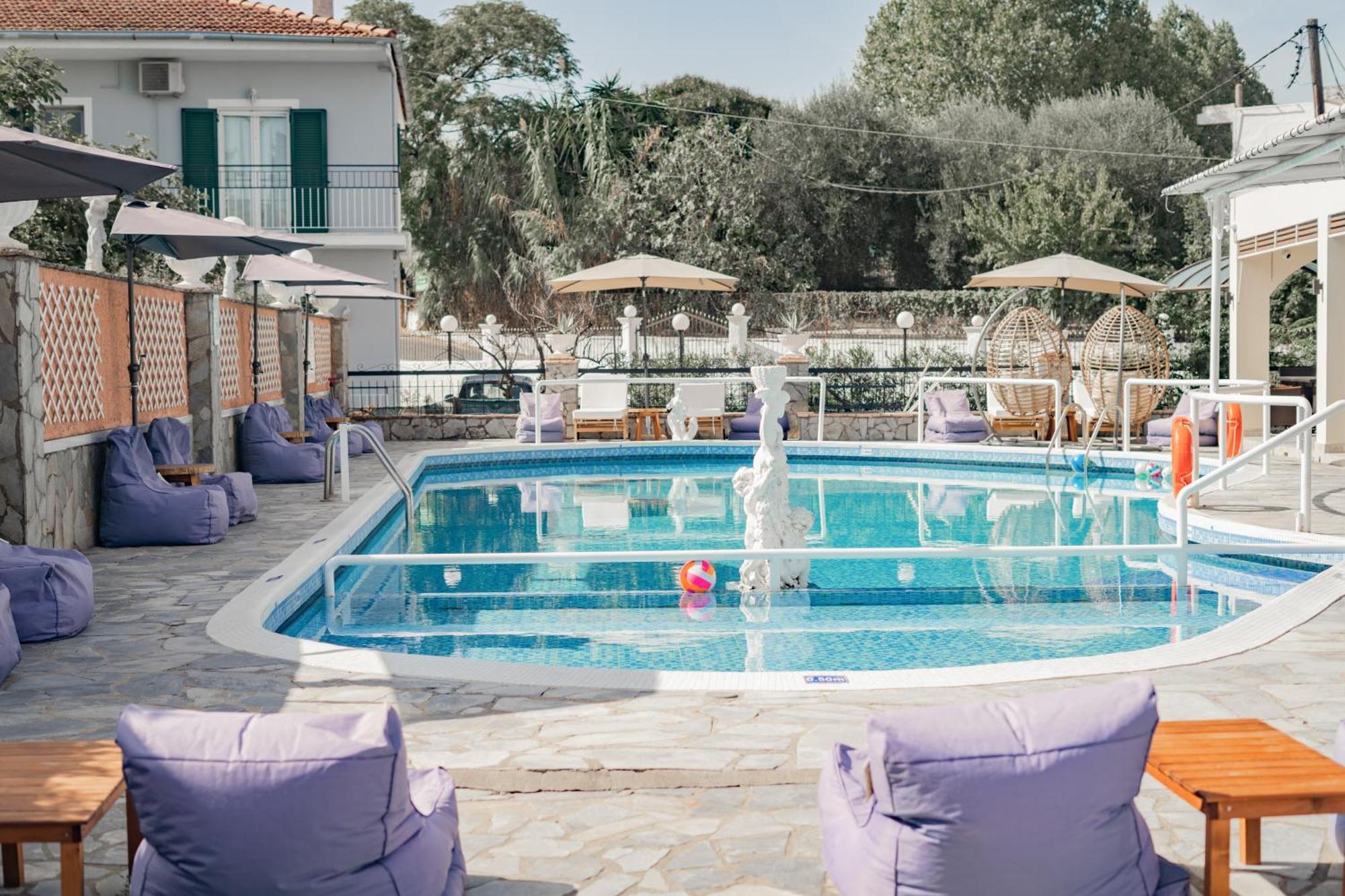 Maltezos Hotel Gouviá Extérieur photo